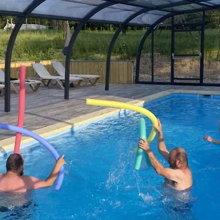 Mobil Confortable Avec Terrasse En Charente-maritime - Api-1-52-690 * Le Fouilloux