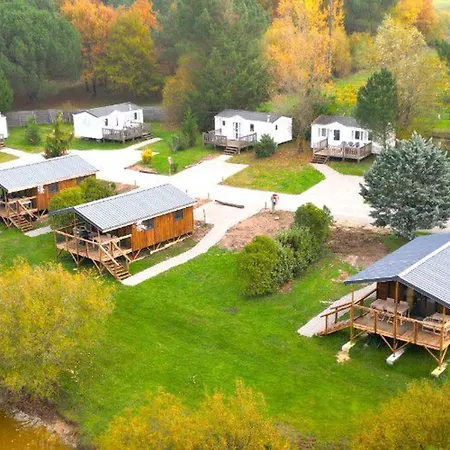 Mobil Confortable Avec Terrasse En Charente-maritime - Api-1-52-690 Campingplatz *