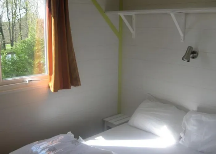 Camping Mobil Confortable Avec Terrasse En Charente-maritime - Api-1-52-690 Le Fouilloux