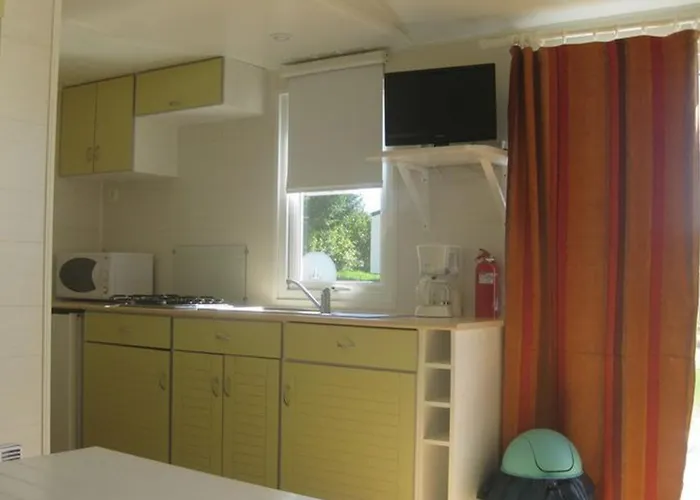 Mobil Confortable Avec Terrasse En Charente-maritime - Api-1-52-690 * Le Fouilloux