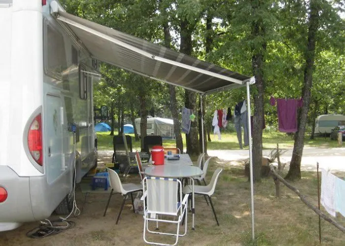 Mobil Confortable Avec Terrasse En Charente-maritime - Api-1-52-690 Camping