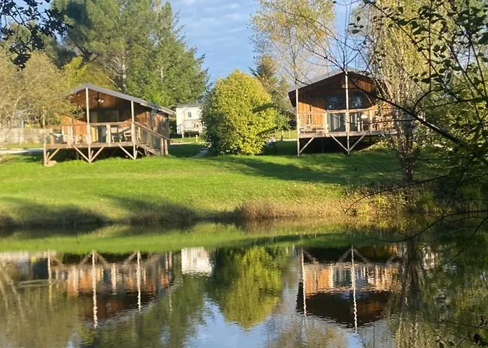 Camping Mobil Confortable Avec Terrasse En Charente-maritime - Api-1-52-690